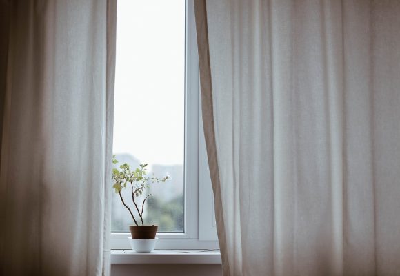Zasłony: Dodaj uroku i intymności do Twojego wnętrza