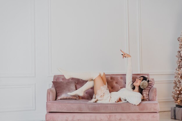 Jak wybrać idealną sofę do wnętrza w stylu glamour?